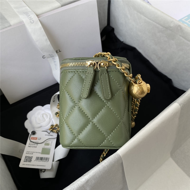 Chanel CLUTCH WITH CHAIN Lambskin & Gold-Tone Metal AP2303 Green A