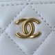 Chanel CLUTCH WITH CHAIN Lambskin & Gold-Tone Metal AP2303 White A