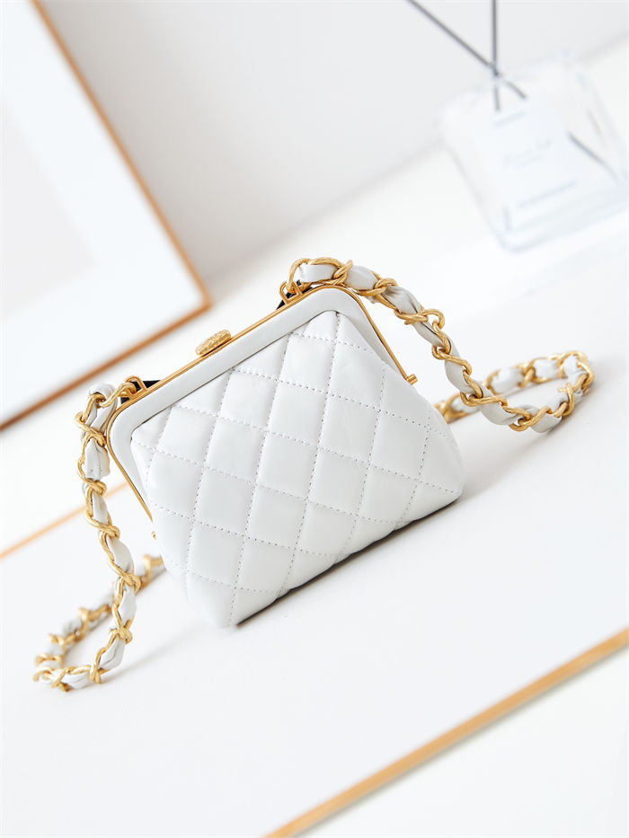 Chanel CLUTCH WITH CHAIN AP4028 Lambskin & Gold-Tone Metal White A