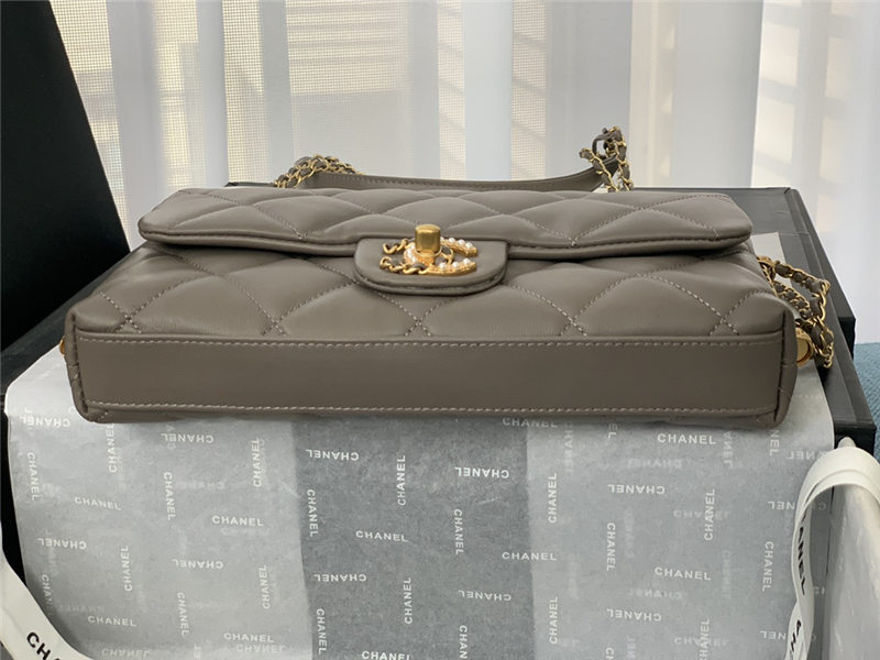 FLAP BAG Lambskin & Gold Metal AS2563 Taupe High