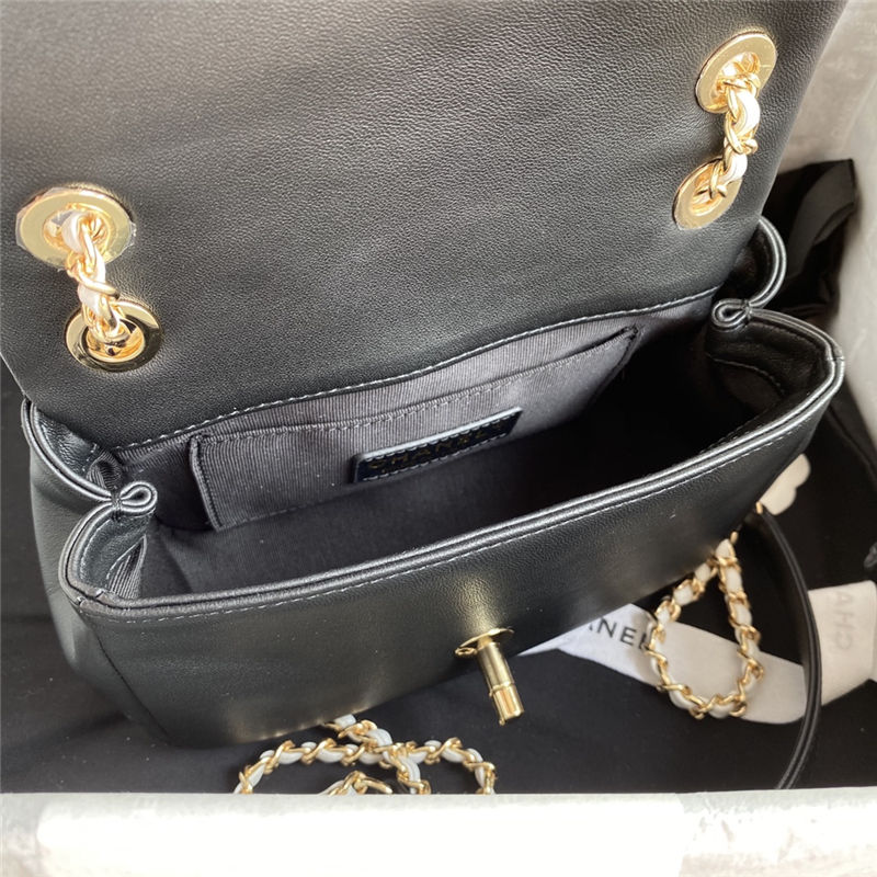 SMALL FLAP BAG Lambskin & Gold Metal High