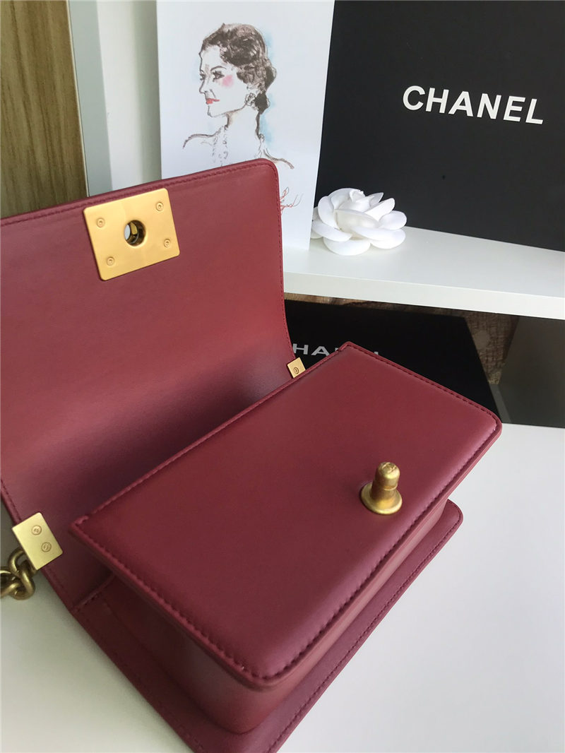 SMALL BOY Chanel HANDBAG Lambskin Burgundy High