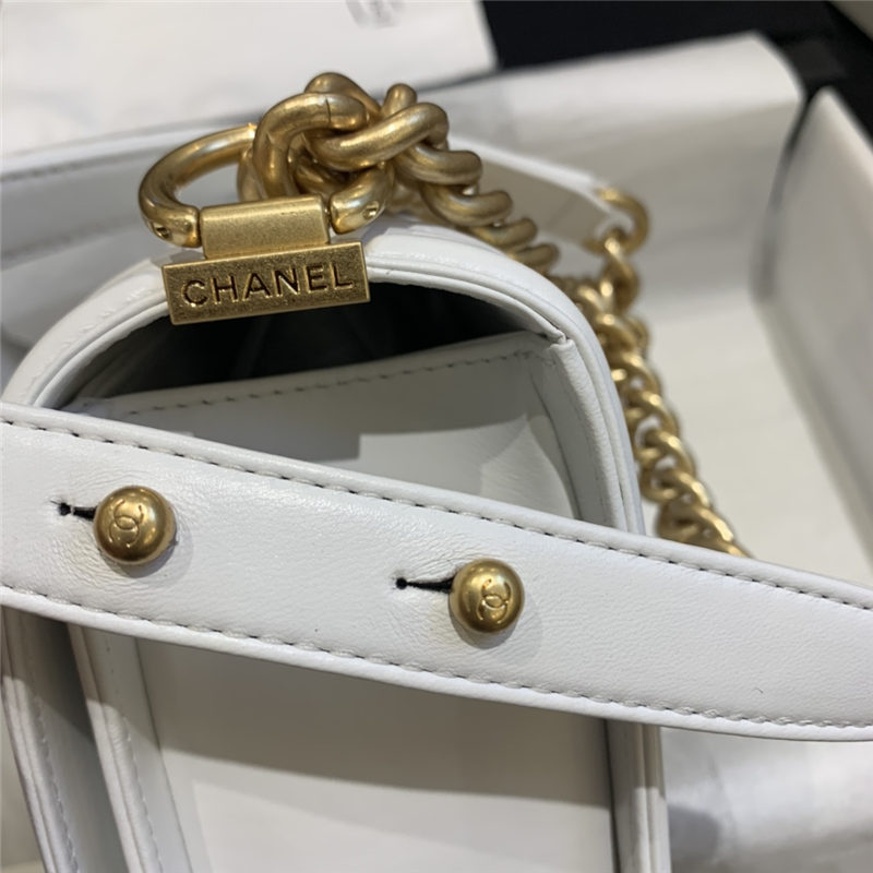 BOY Chanel HANDBAG Lambskin Gold Metal White A