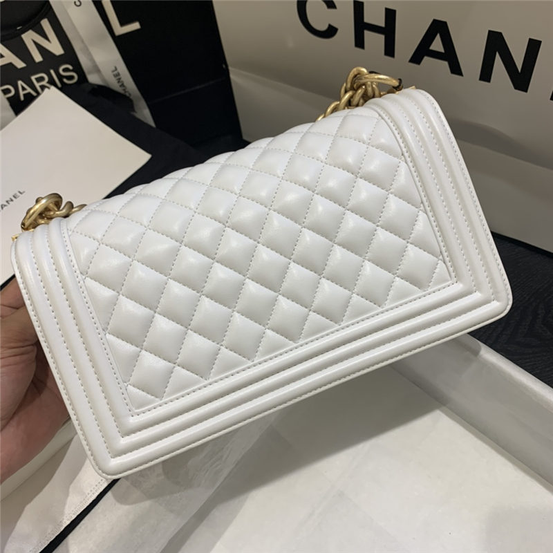 BOY Chanel HANDBAG Lambskin Gold Metal White A