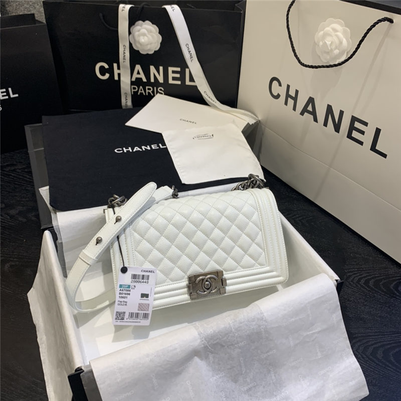 BOY Chanel HANDBAG Grained Calfskin & Silver Metal White A