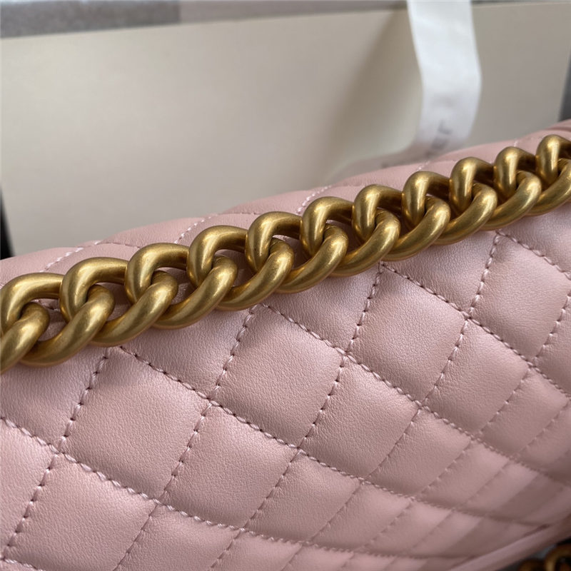 BOY Chanel HANDBAG Lambskin & Gold Metal Pink A