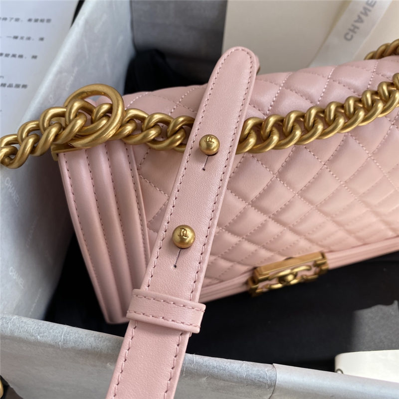 BOY Chanel HANDBAG Lambskin & Gold Metal Pink A