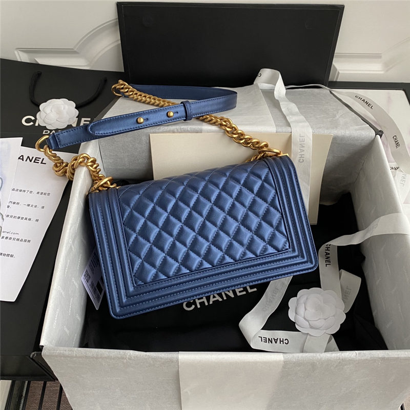 BOY Chanel HANDBAG Lambskin & Gold Metal Blue A