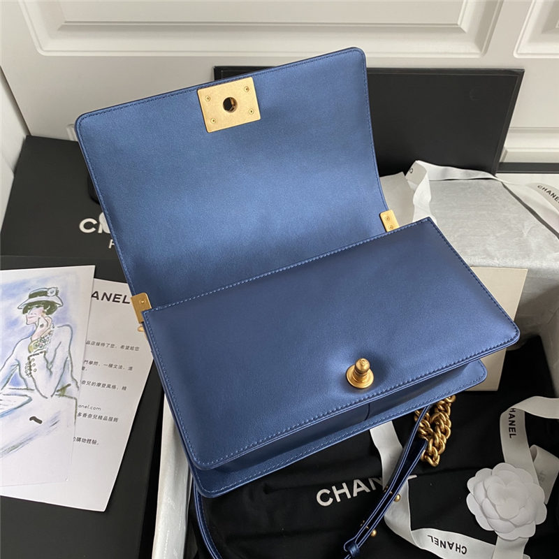 BOY Chanel HANDBAG Lambskin & Gold Metal Blue A