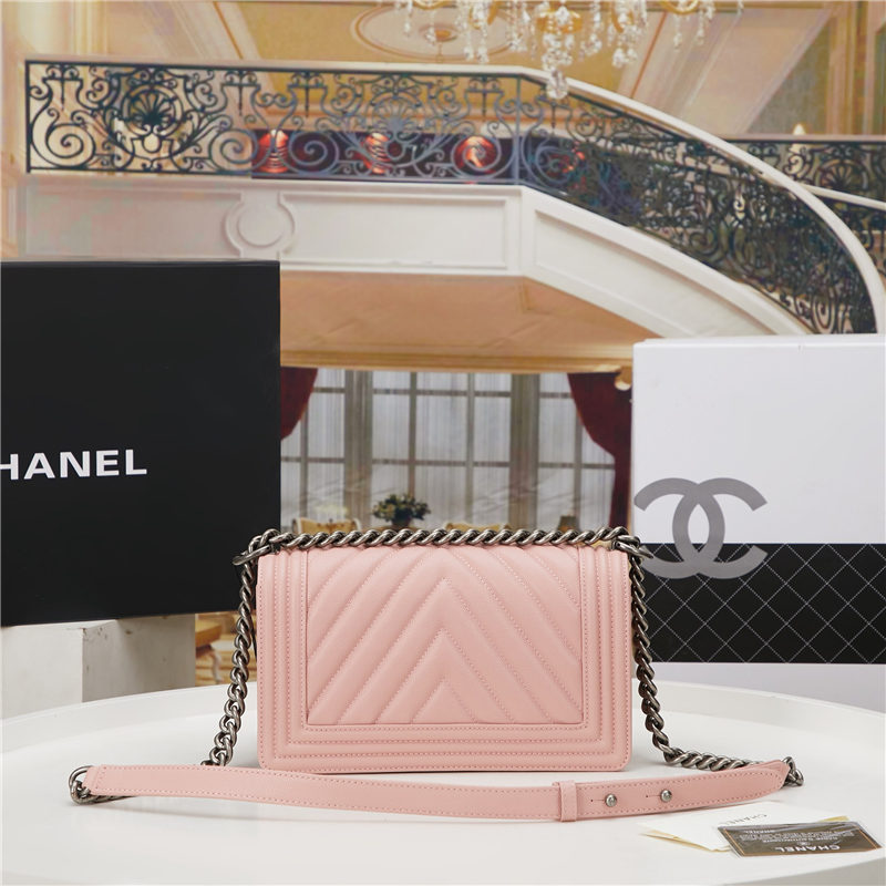 BOY Chanel HANDBAG Chevrons Pattern Grained Calfskin Pink B