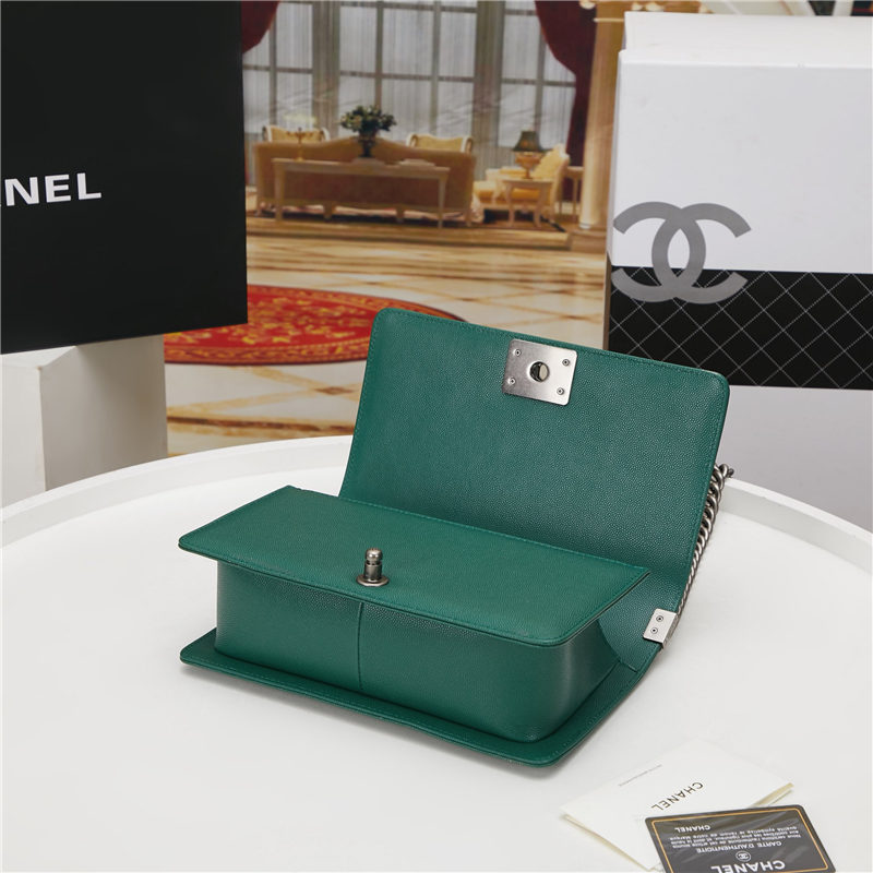 BOY Chanel HANDBAG Chevrons Pattern Grained Calfskin Green B