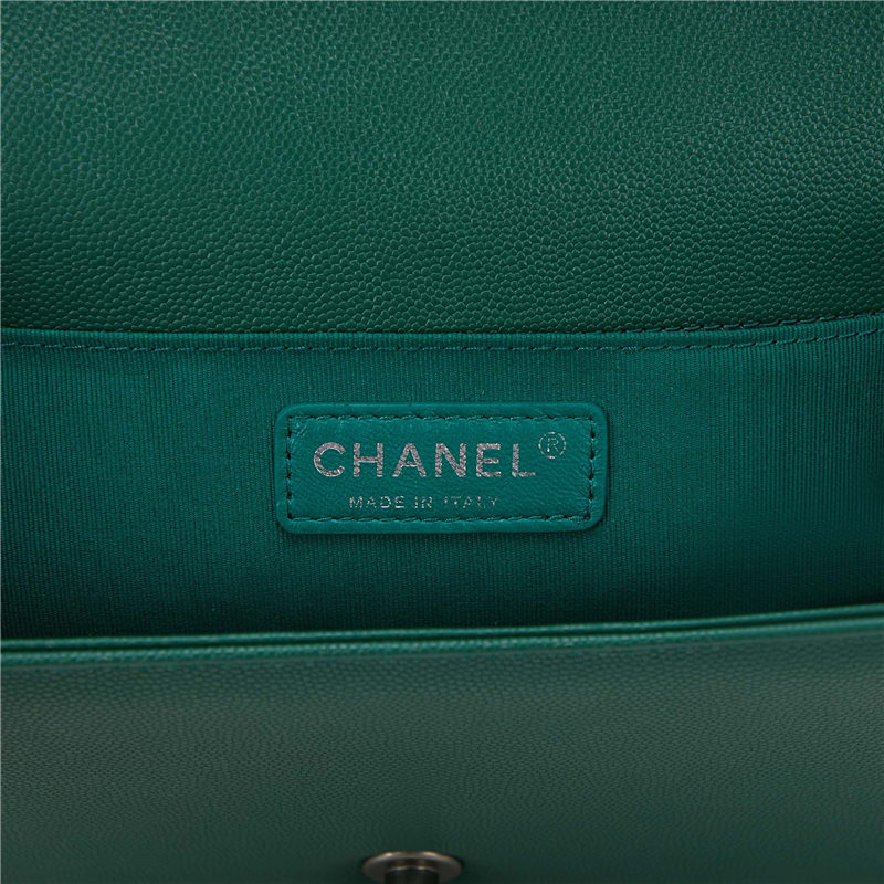 BOY Chanel HANDBAG Chevrons Pattern Grained Calfskin Green B