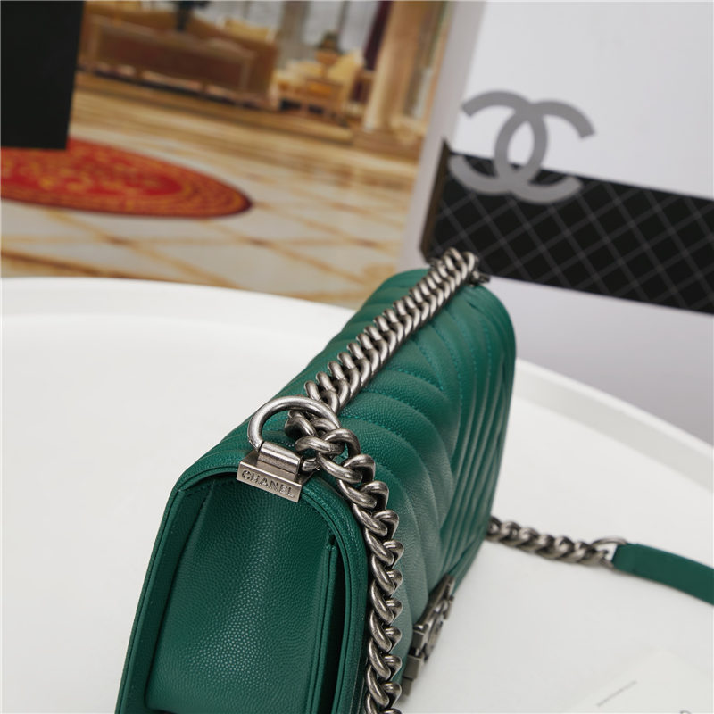 BOY Chanel HANDBAG Chevrons Pattern Grained Calfskin Green B