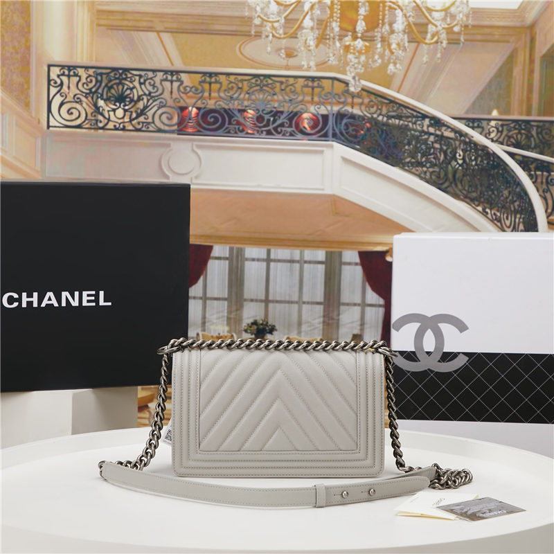 BOY Chanel HANDBAG Chevrons Pattern Grained Calfskin Grey B