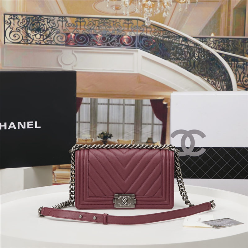 BOY Chanel HANDBAG Chevrons Pattern Grained Calfskin Burgundy B