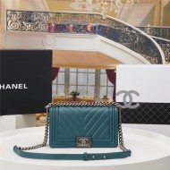 BOY Chanel HANDBAG Chevrons Pattern Grained Calfskin Dark Green B