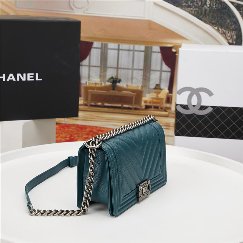 BOY Chanel HANDBAG Chevrons Pattern Grained Calfskin Dark Green B