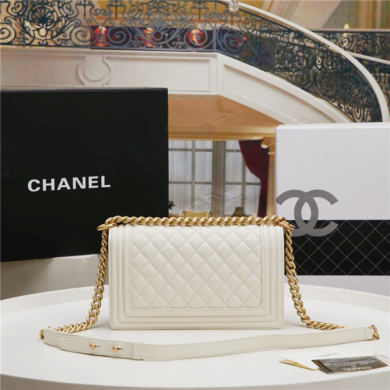 BOY Chanel HANDBAG Lambskin White B