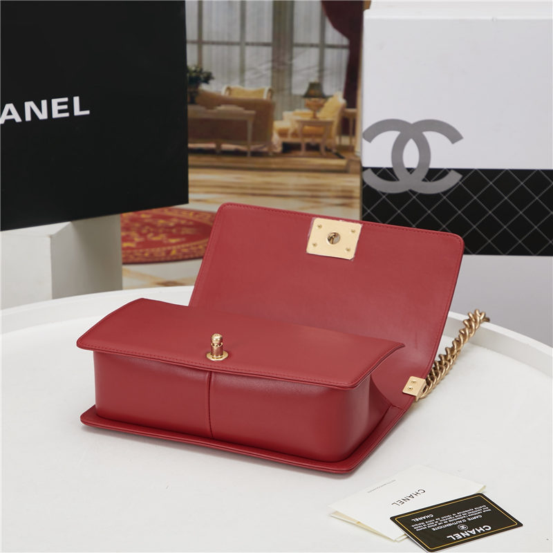 BOY Chanel HANDBAG Lambskin Red B