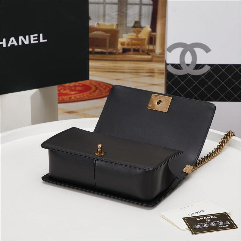 BOY Chanel HANDBAG Lambskin Black B