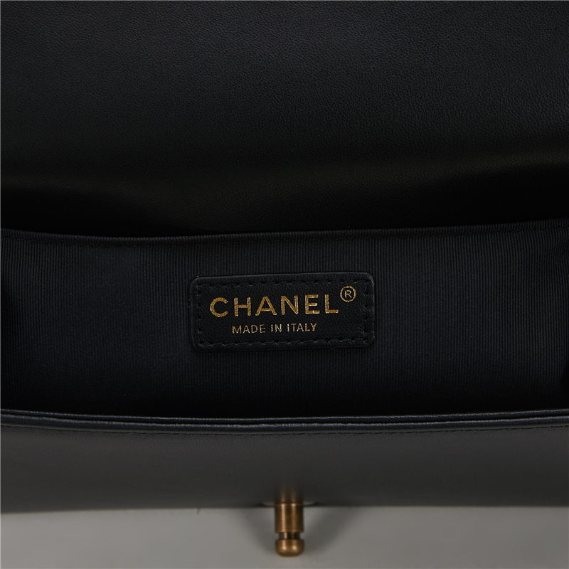 BOY Chanel HANDBAG Lambskin Black B