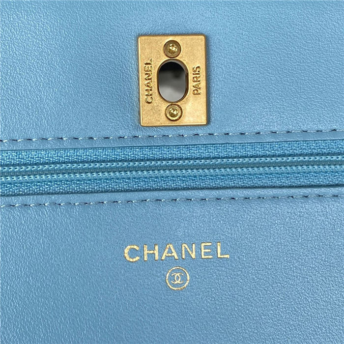 WALLET ON CHAIN Lambskin & Gold-Tone Metal AP1450 Blue A