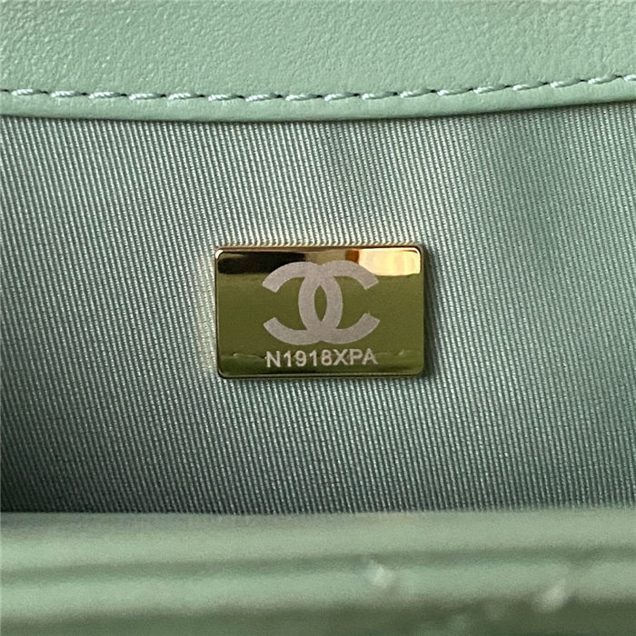 Chanel SMALL MESSENGER BAG Lambskin & Gold-Tone Metal AS4609 Green A