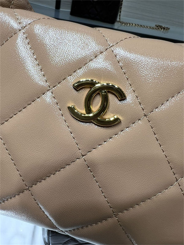 Chanel CLUTCH WITH CHAIN AP4189 Shiny Lambskin & Gold-Tone Metal Nude High