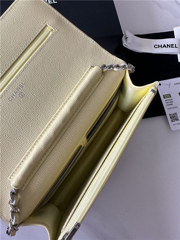 Classic Wallet on Chain AP0250 Grained Calfskin Yellow Silver Metal A