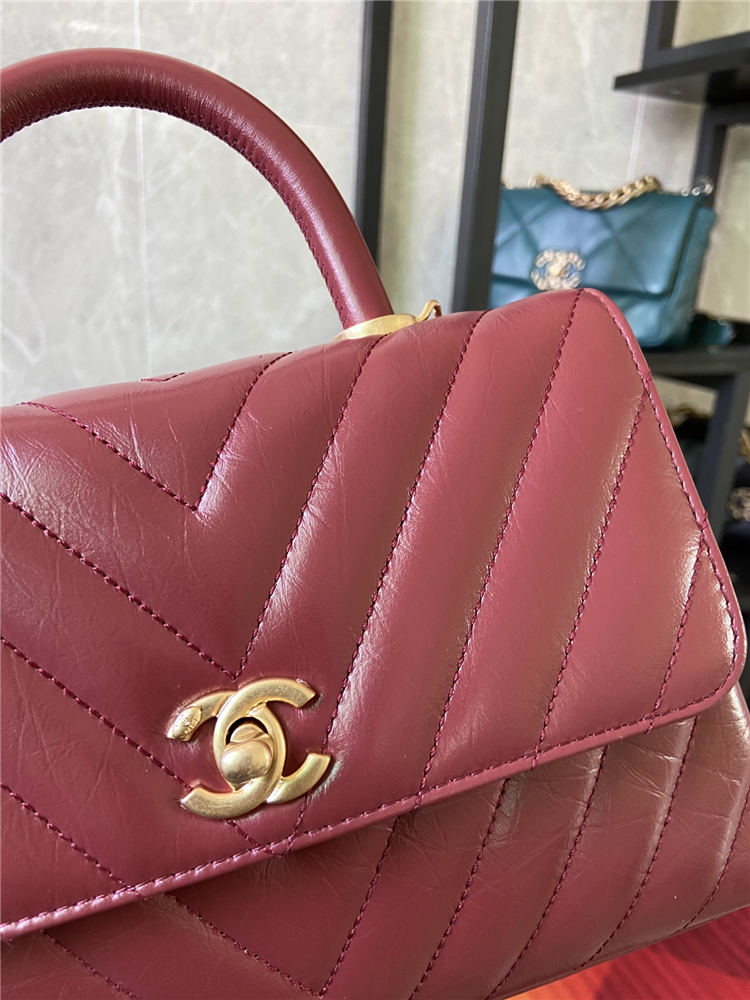 SMALL FLAP BAG WITH TOP HANDLE Chevrons Pattern Shiny Calfskin Gold Metal Burgundy High