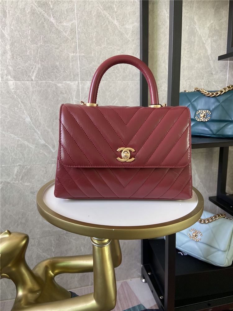 SMALL FLAP BAG WITH TOP HANDLE Chevrons Pattern Shiny Calfskin Burgundy Gold Metal High