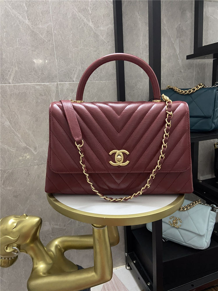 FLAP BAG WITH TOP HANDLE Chevrons Pattern Shiny Calfskin Gold Metal Burgundy High