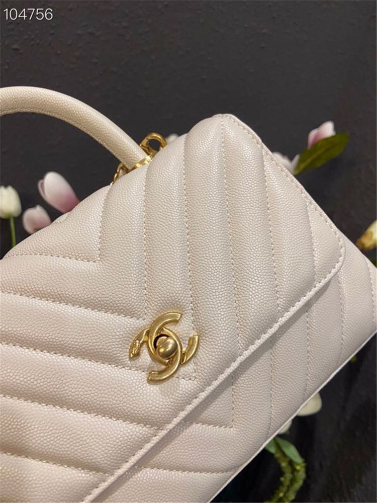 SMALL FLAP BAG WITH TOP HANDLE Chevrons Pattern Grained Calfskin Gold Metal High