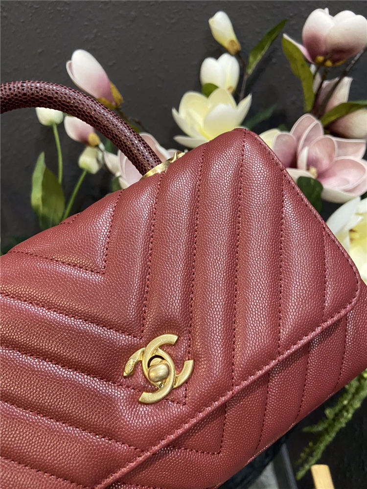 SMALL FLAP BAG WITH TOP HANDLE Chevrons Pattern Grained Calfskin Gold Metal Burgundy High