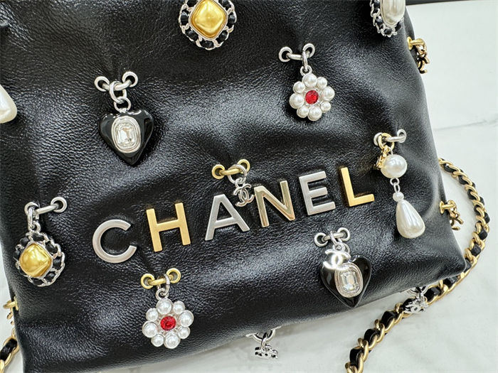 Chanel 22 MINI HANDBAG Shiny Lambskin Black, Bijoux Charms & Gold-Tone Metal AS3980 High