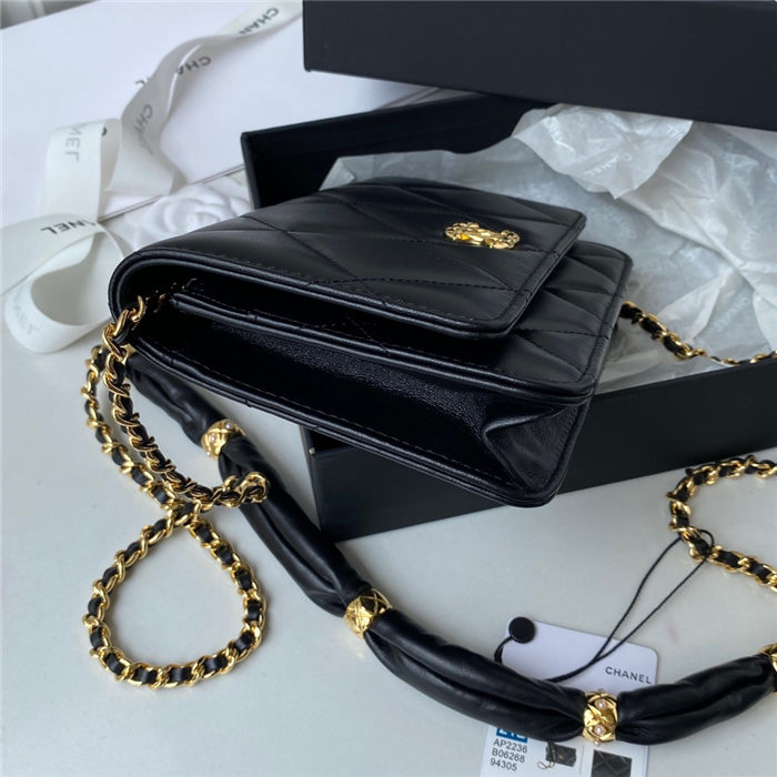 Chanel WALLET ON CHAIN Shiny Lambskin & Gold-Tone Metal Black A