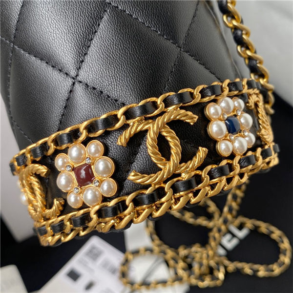 Chanel BUCKET WITH CHAINLambskin Imitation Pearls & Gold-Tone Metal Black A