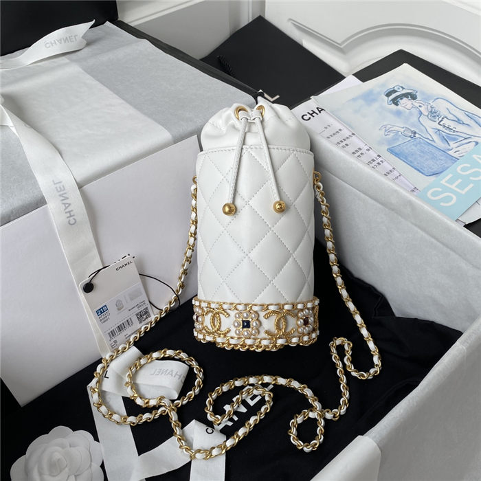 Chanel BUCKET WITH CHAINLambskin Imitation Pearls & Gold-Tone Metal White A