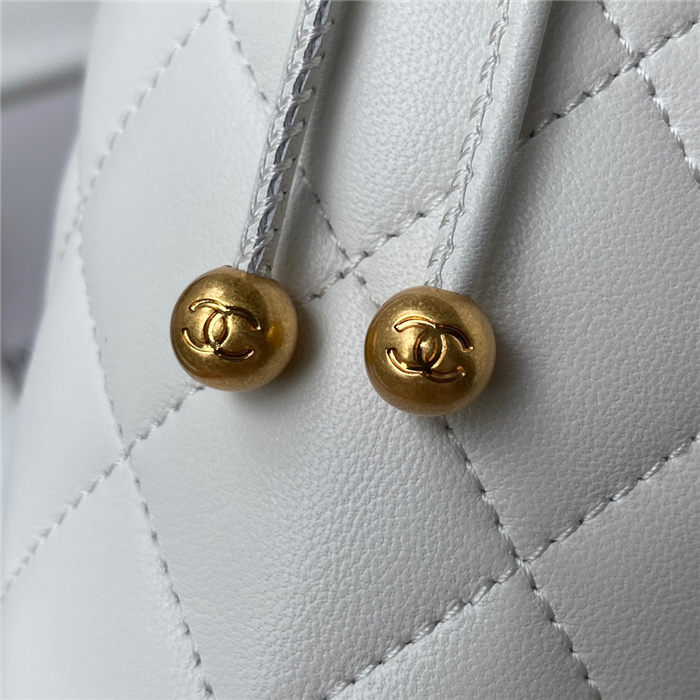 Chanel BUCKET WITH CHAINLambskin Imitation Pearls & Gold-Tone Metal White A