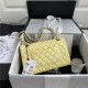 Medium CLASSIC HANDBAG Lambskin Yellow Silver Metal A