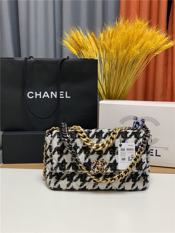 Large Chanel 19 Flap Bag Tweed Gold-Tone Houndstooth Black-White High