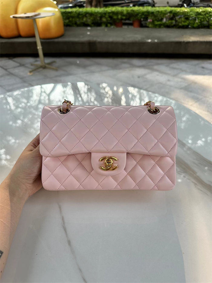 Small CLASSIC HANDBAG Lambskin Gold Metal Pink A