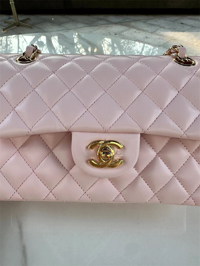 Small CLASSIC HANDBAG Lambskin Gold Metal Pink A