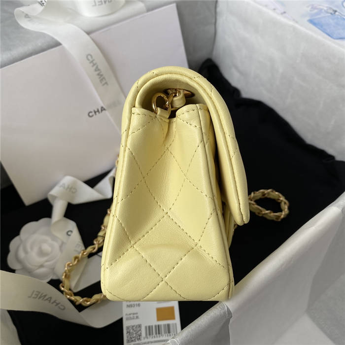 Mini CLASSIC HANDBAG Lambskin Gold Metal Yellow A