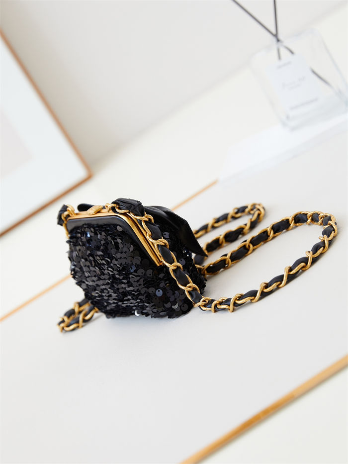 Chanel CLUTCH WITH CHAIN AP4028 Tweed, Sequins & Gold-Tone Metal A