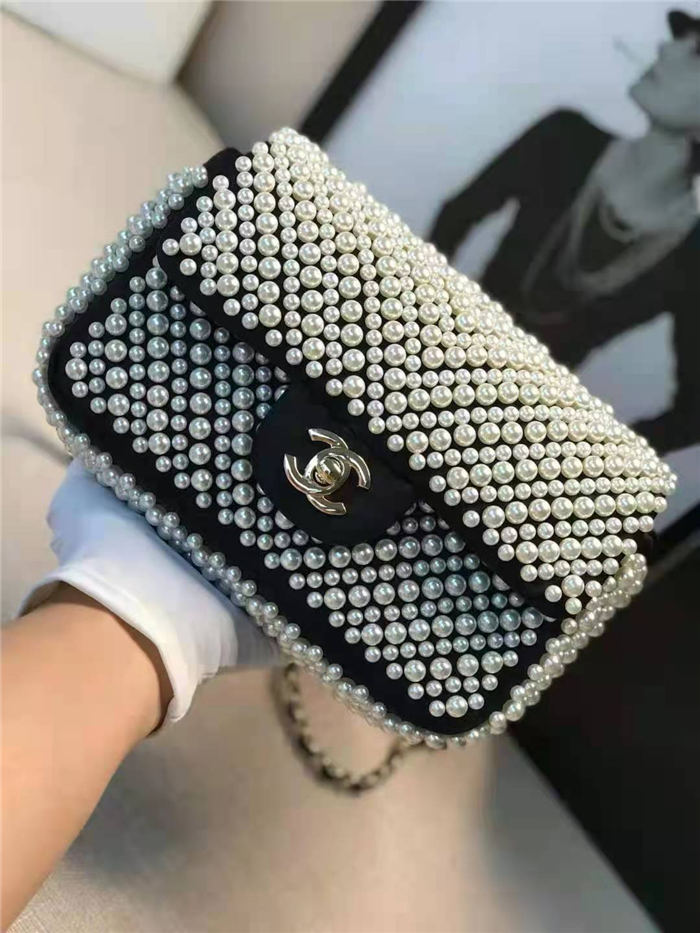 Mini CLASSIC HANDBAG Lambskin Pearls Gold Metal Black High