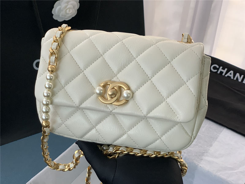 MINI FLAP BAG Calfskin, Imitation Pearls & Gold-Tone Metal White High