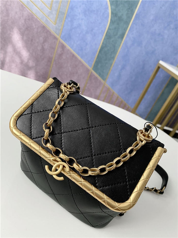 SMALL Chanel KISS LOCK BAG Lambskin Gold-Tone Metal White High