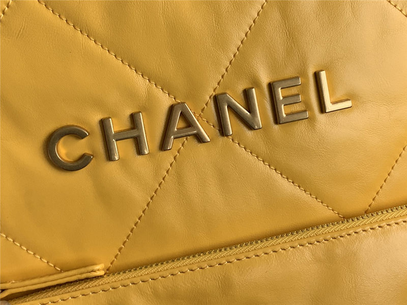 Chanel 22 MEDIUM HANDBAG Shiny Calfskin & Gold-Tone Metal AS3261 Yellow High