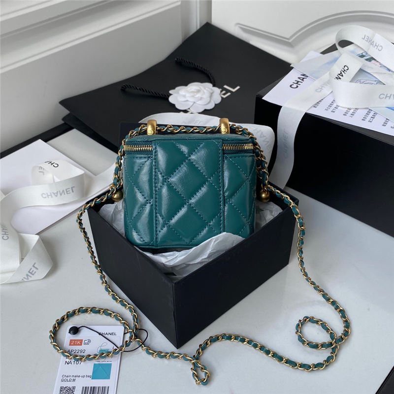 Chanel SMALL VANITY WITH CHAIN Calfskin & Gold-Tone Metal AP2292 Green A